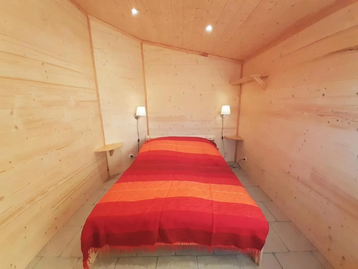 Campsite Domaine Du Balbuzard Hotel Condat-en-Combraille