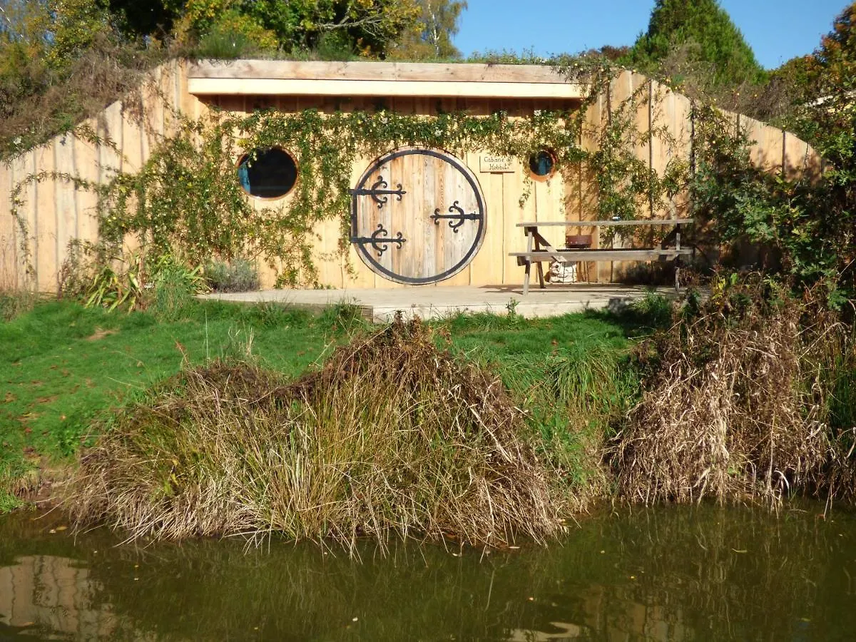 Campsite Domaine Du Balbuzard Hotel Condat-en-Combraille