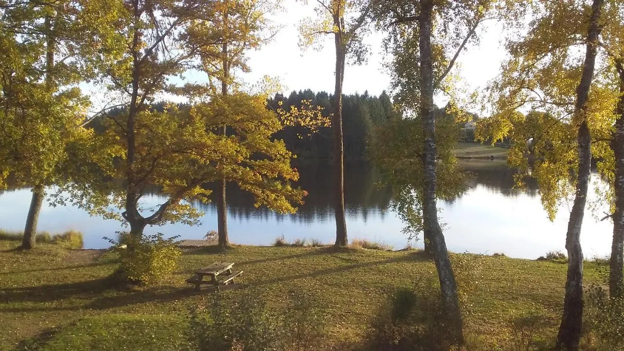 Domaine Du Balbuzard Hotel Condat-en-Combraille Campsite