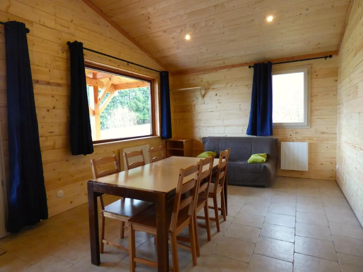 Campsite Domaine Du Balbuzard Hotel Condat-en-Combraille