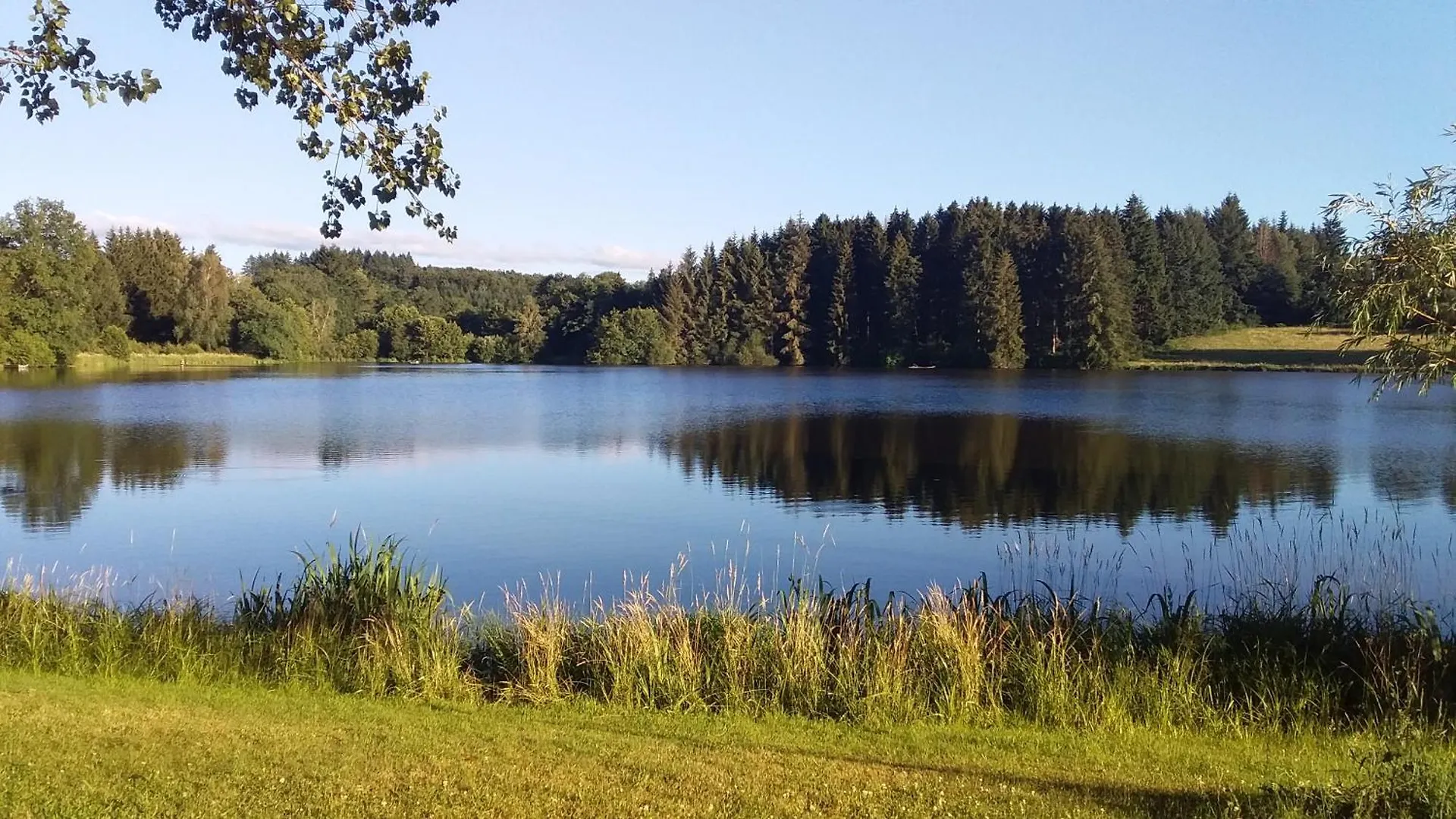Campsite Domaine Du Balbuzard Hotel Condat-en-Combraille