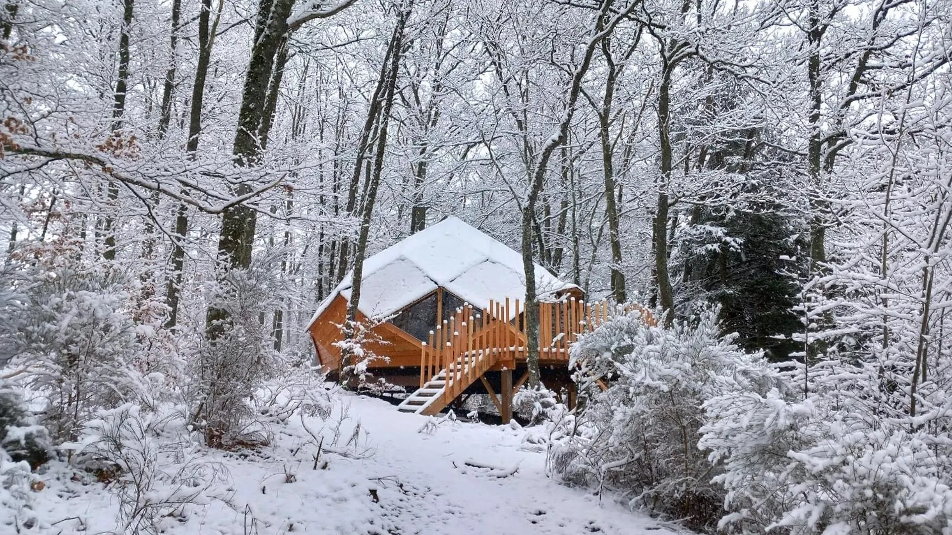 Campsite Domaine Du Balbuzard Hotel Condat-en-Combraille
