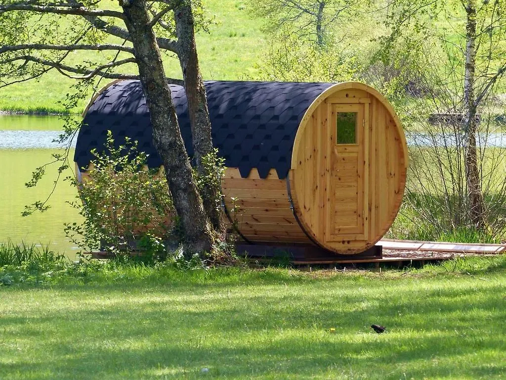 Domaine Du Balbuzard Hotel Condat-en-Combraille Campsite